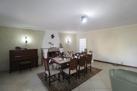 Sala de casa à venda com 5 quartos, 400m² em Vila Jardim, Porto Alegre