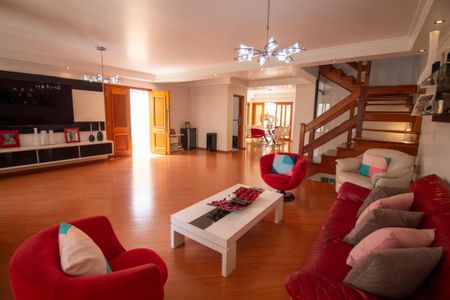 Sala de casa à venda com 4 quartos, 308m² em Parque Colonial, São Paulo
