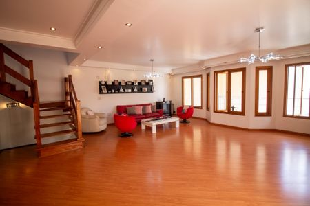 Sala de casa à venda com 4 quartos, 308m² em Parque Colonial, São Paulo