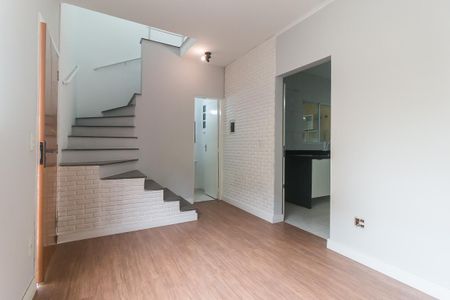 Sala de casa de condomínio para alugar com 2 quartos, 60m² em Vila Mogi Moderno, Mogi das Cruzes