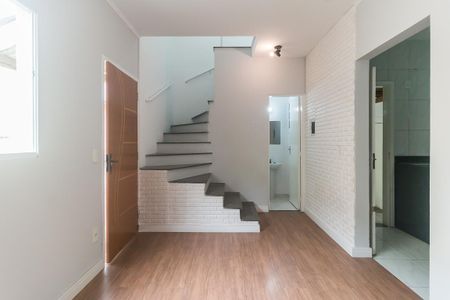 Sala de casa de condomínio para alugar com 2 quartos, 60m² em Vila Mogi Moderno, Mogi das Cruzes