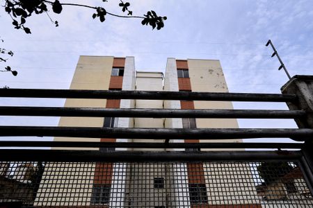 Apartamento para alugar com 60m², 2 quartos e 1 vaga Apartamento para alugar com 60m², 2 quartos e 1 vagaFachada