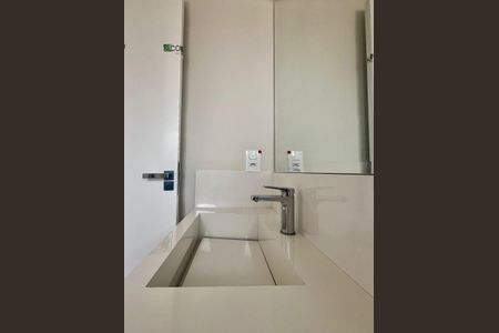 Casa de condomínio à venda com 173m², 3 quartos e 2 vagas Casa de condomínio à venda com 173m², 3 quartos e 2 vagasBanheiro da Suíte 2