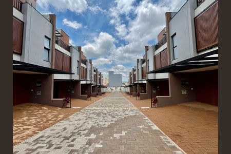 Casa de condomínio à venda com 173m², 3 quartos e 2 vagas Casa de condomínio à venda com 173m², 3 quartos e 2 vagasCondomínio