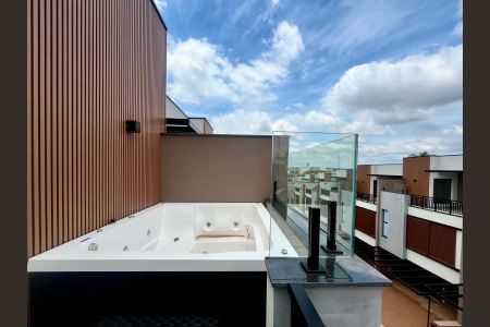 Casa de condomínio à venda com 173m², 3 quartos e 2 vagas Casa de condomínio à venda com 173m², 3 quartos e 2 vagasCobertura