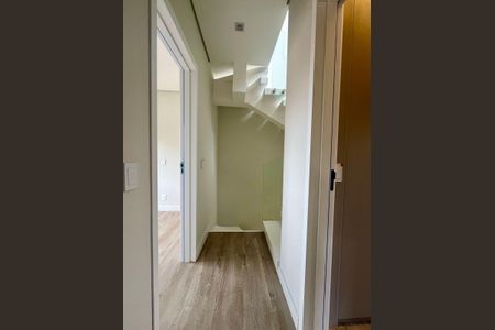 Casa de condomínio à venda com 173m², 3 quartos e 2 vagas Casa de condomínio à venda com 173m², 3 quartos e 2 vagasCorredor