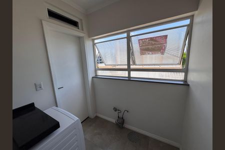 Apartamento à venda com 96m², 3 quartos e 3 vagas Apartamento à venda com 96m², 3 quartos e 3 vagasÁrea de Serviço