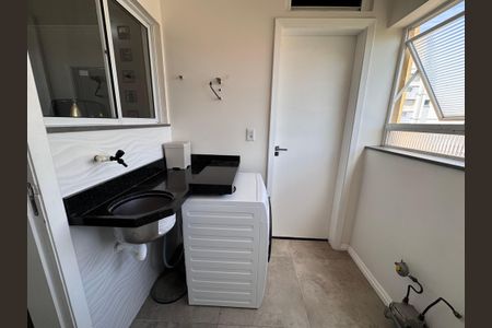 Apartamento à venda com 96m², 3 quartos e 3 vagas Apartamento à venda com 96m², 3 quartos e 3 vagasÁrea de Serviço