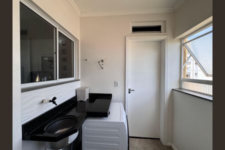 Apartamento à venda com 96m², 3 quartos e 3 vagas Apartamento à venda com 96m², 3 quartos e 3 vagasÁrea de Serviço