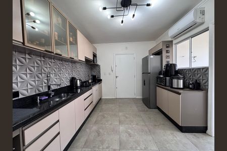 Apartamento à venda com 96m², 3 quartos e 3 vagas Apartamento à venda com 96m², 3 quartos e 3 vagasCozinha