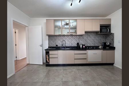 Apartamento à venda com 96m², 3 quartos e 3 vagas Apartamento à venda com 96m², 3 quartos e 3 vagasCozinha