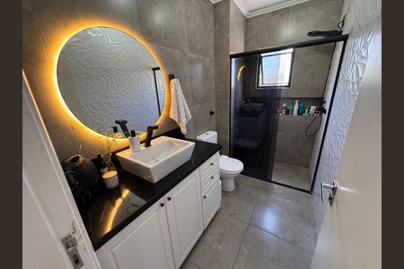 Apartamento à venda com 96m², 3 quartos e 3 vagas Apartamento à venda com 96m², 3 quartos e 3 vagasBanheiro