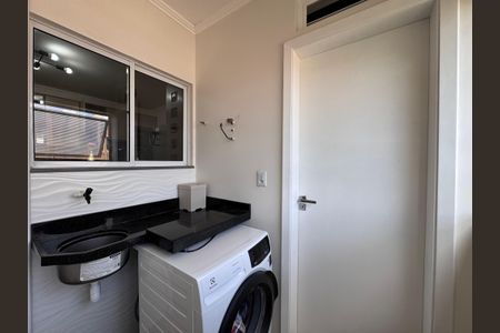 Apartamento à venda com 96m², 3 quartos e 3 vagas Apartamento à venda com 96m², 3 quartos e 3 vagasÁrea de Serviço