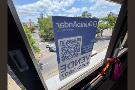 Apartamento à venda com 96m², 3 quartos e 3 vagas Apartamento à venda com 96m², 3 quartos e 3 vagasPlaca