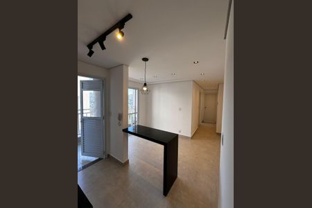 Sala de apartamento para alugar com 2 quartos, 45m² em Jardim Pioneira, Cotia