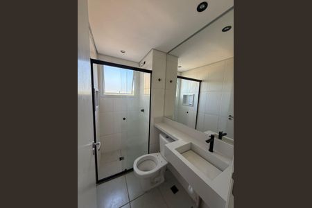 Banheiro de apartamento para alugar com 2 quartos, 45m² em Jardim Pioneira, Cotia