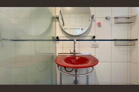 Apartamento à venda com 64m², 2 quartos e 1 vaga Apartamento à venda com 64m², 2 quartos e 1 vagaBanheiro