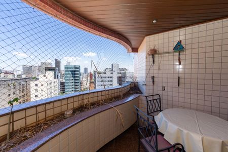 Apartamento à venda com 145m², 4 quartos e 3 vagas Apartamento à venda com 145m², 4 quartos e 3 vagasVARANDA