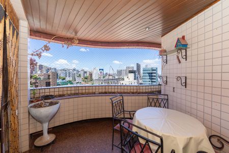 Apartamento à venda com 145m², 4 quartos e 3 vagas Apartamento à venda com 145m², 4 quartos e 3 vagasVARANDA