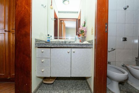 Apartamento à venda com 145m², 4 quartos e 3 vagas Apartamento à venda com 145m², 4 quartos e 3 vagasBANHEIRO3
