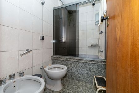 Apartamento à venda com 145m², 4 quartos e 3 vagas Apartamento à venda com 145m², 4 quartos e 3 vagasBANHEIRO3