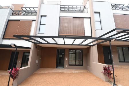 Casa de condomínio à venda com 158m², 3 quartos e 2 vagasFachada