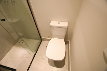 Casa de condomínio à venda com 158m², 3 quartos e 2 vagasBanheiro Social