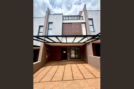 Casa de condomínio à venda com 158m², 3 quartos e 2 vagas Casa de condomínio à venda com 158m², 3 quartos e 2 vagasFachada da Casa
