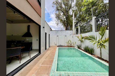 Casa de condomínio à venda com 158m², 3 quartos e 2 vagas Casa de condomínio à venda com 158m², 3 quartos e 2 vagasÁrea Comum- Piscina