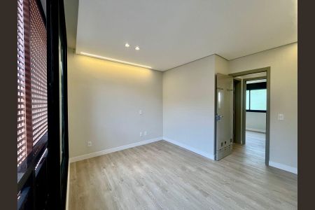 Casa de condomínio à venda com 158m², 4 quartos e 2 vagasSuíte