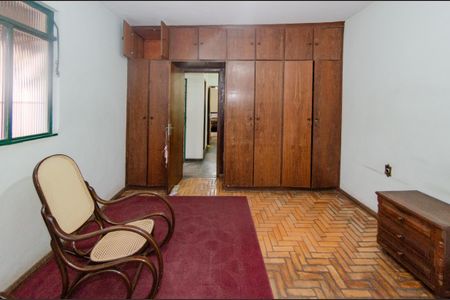 Casa à venda com 220m², 4 quartos e 2 vagasQuarto 4