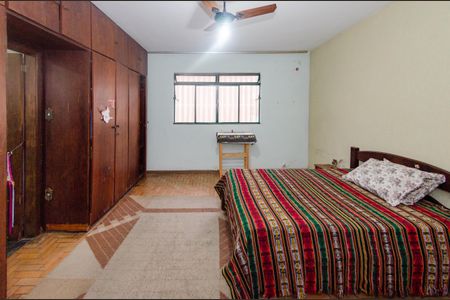 Casa à venda com 220m², 4 quartos e 2 vagasQuarto 3