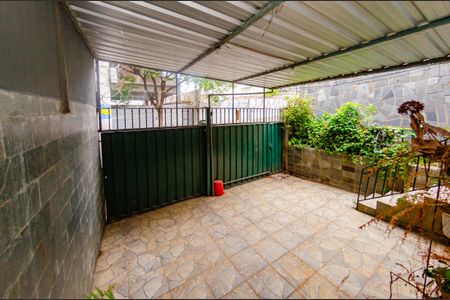 Casa à venda com 220m², 4 quartos e 2 vagasGaragem