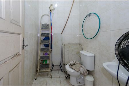 Casa à venda com 220m², 4 quartos e 2 vagasBanheiro de serviço