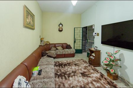 Casa à venda com 220m², 4 quartos e 2 vagasSala