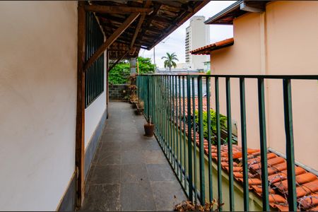 Casa à venda com 220m², 4 quartos e 2 vagasVaranda