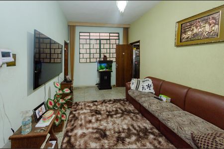 Sala de casa à venda com 4 quartos, 220m² em Nova Suíça, Belo Horizonte
