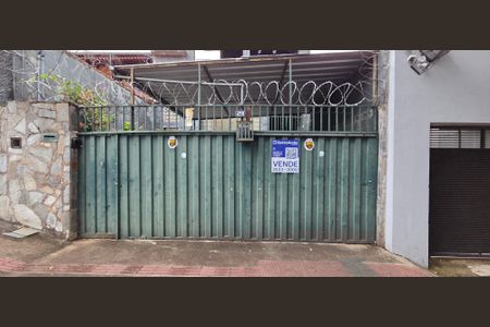 Casa à venda com 220m², 4 quartos e 2 vagasPlaquinha instalada