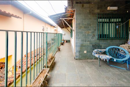 Casa à venda com 220m², 4 quartos e 2 vagasVaranda