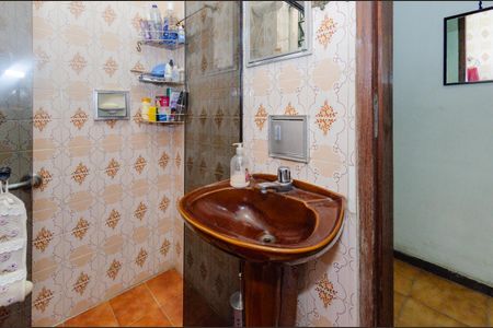 Casa à venda com 220m², 4 quartos e 2 vagasBanheiro 2