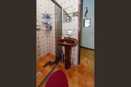 Casa à venda com 220m², 4 quartos e 2 vagasBanheiro 2