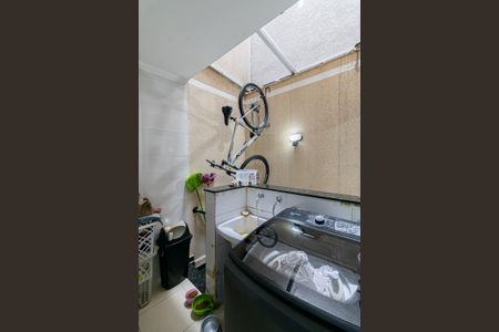 Casa de condomínio à venda com 140m², 3 quartos e 2 vagasÁrea de Serviço