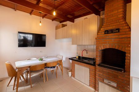 Casa de condomínio à venda com 140m², 3 quartos e 2 vagasChurrasqueira