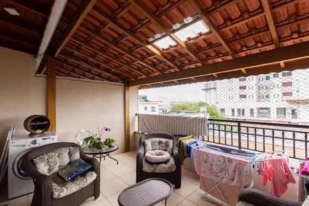 Casa de condomínio à venda com 140m², 3 quartos e 2 vagasVaranda