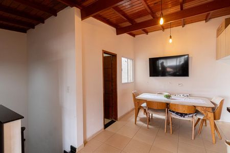 Casa de condomínio à venda com 140m², 3 quartos e 2 vagasChurrasqueira