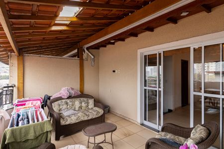 Casa de condomínio à venda com 140m², 3 quartos e 2 vagasVaranda
