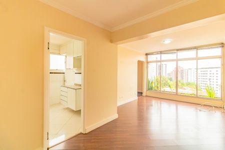 Sala de apartamento para alugar com 2 quartos, 70m² em Vila Alexandria, São Paulo