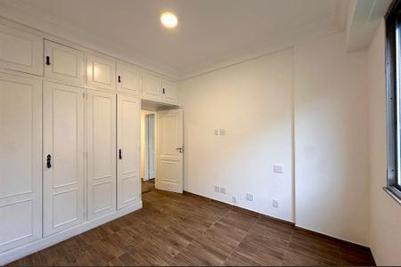 Quarto 1 de apartamento à venda com 1 quarto, 90m² em Laranjeiras, Rio de Janeiro