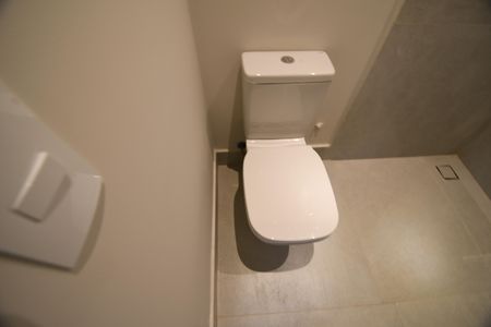 Casa de condomínio à venda com 158m², 3 quartos e 2 vagasBanheiro Social