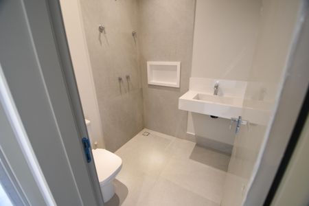 Casa de condomínio à venda com 158m², 3 quartos e 2 vagasBanheiro Social